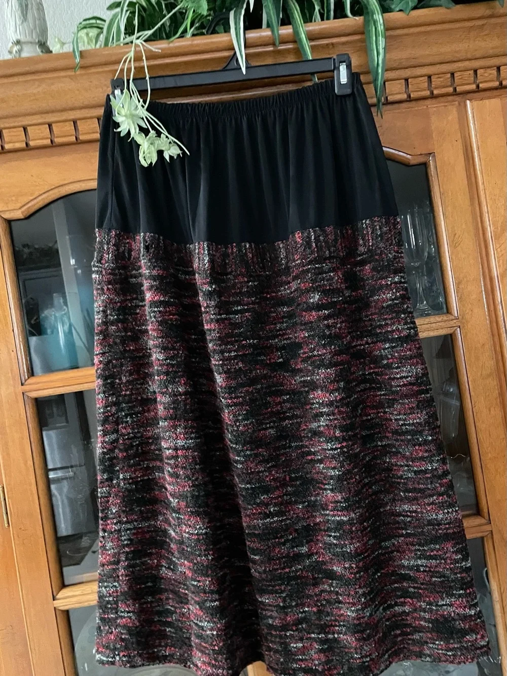 Koret Black & Burgundy Vintage Gold Marled Boucle’ Blazer(20w) & Skirt (18w) Set